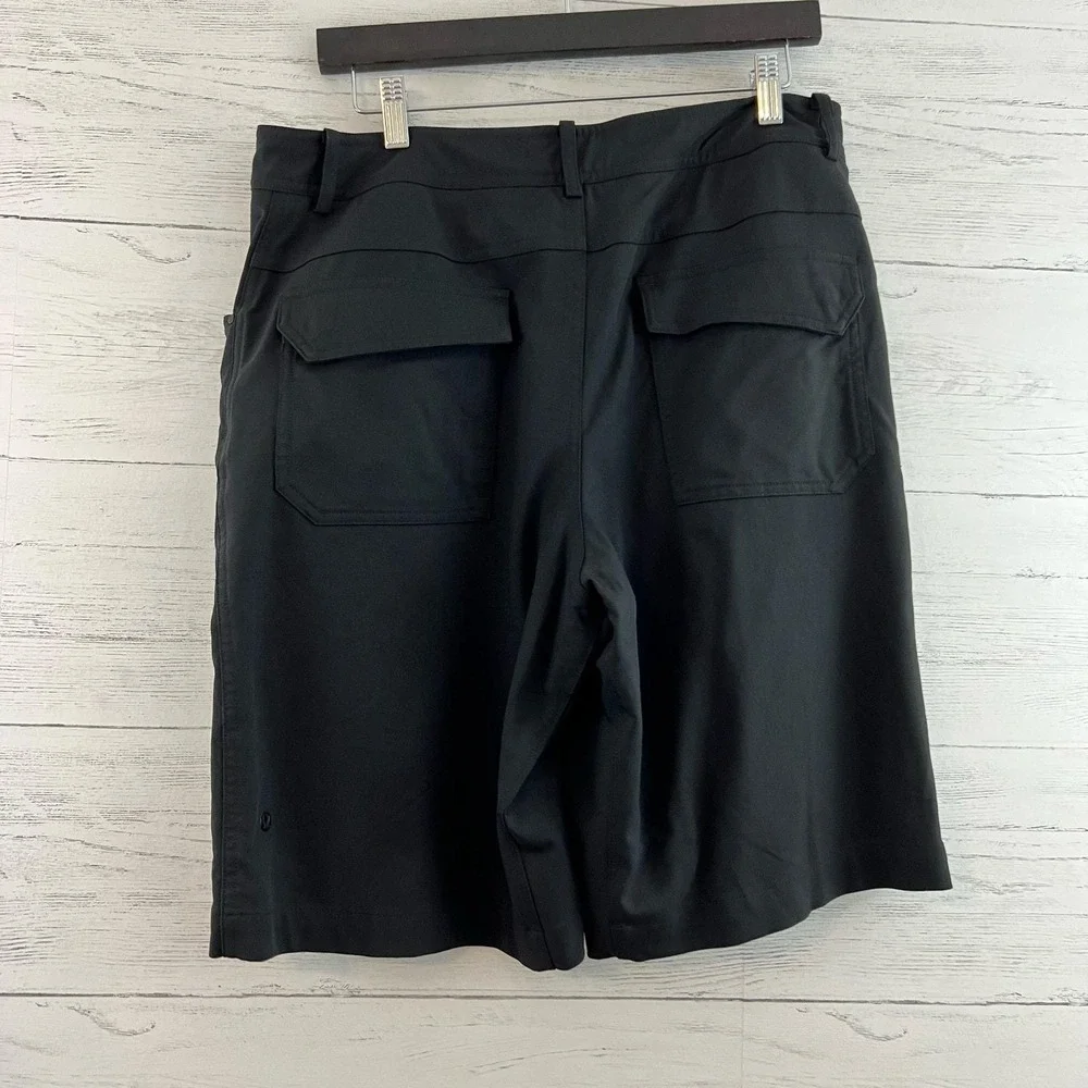 Lululemon Men's Cadence Shorts in Dark Gray Size 36